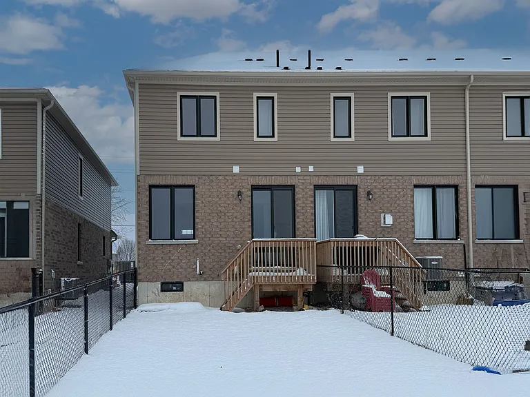 40 Middleton St — Photo 4