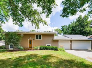 8595 Indahl Ave S, Cottage Grove, MN 55016