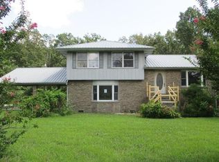 2205 Cooley Ford Rd, Tennessee Ridge, TN 37178