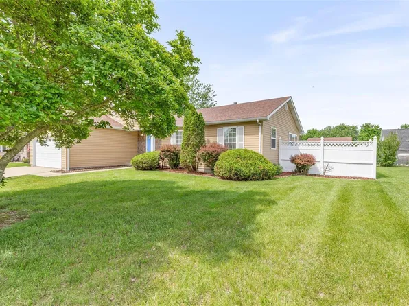 1307 Stonegate St, Farmington, MO 63640