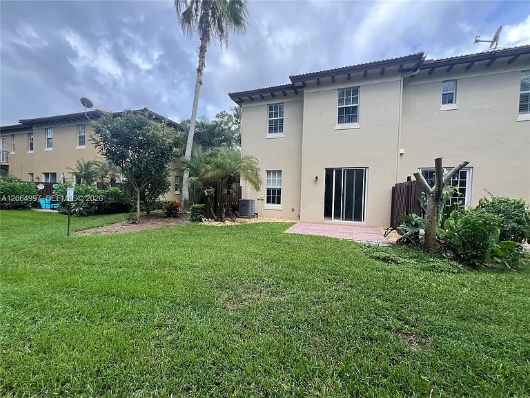 2804 Eagle Rock Cir #801 — Photo 4