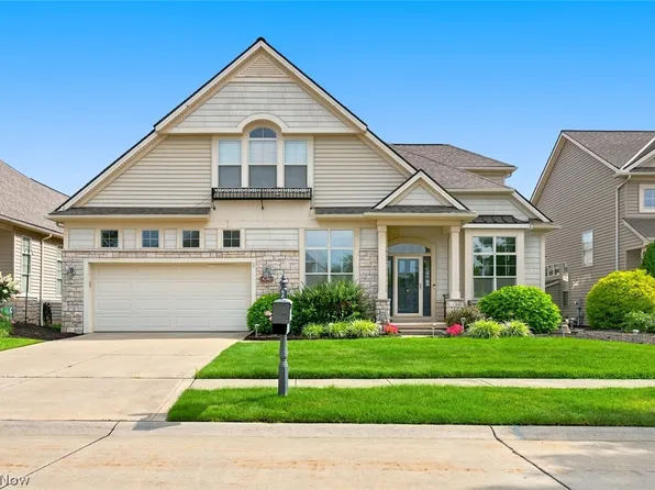 4240 Saint Annes Ct, Avon, OH 44011