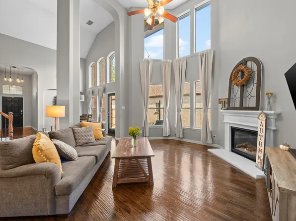 2911 Fontana, Grand Prairie, TX 75054