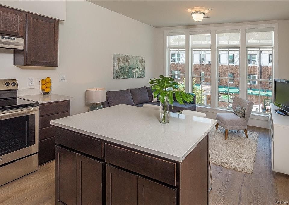 1st image of 300 Columbus Ave #3O