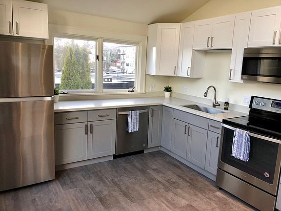 Unit B - Kitchen