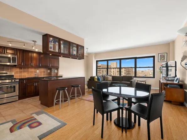 140 West End Avenue image 1 of 10
