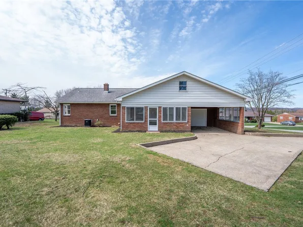 1104 Lakeview Dr, Latrobe, PA 15650