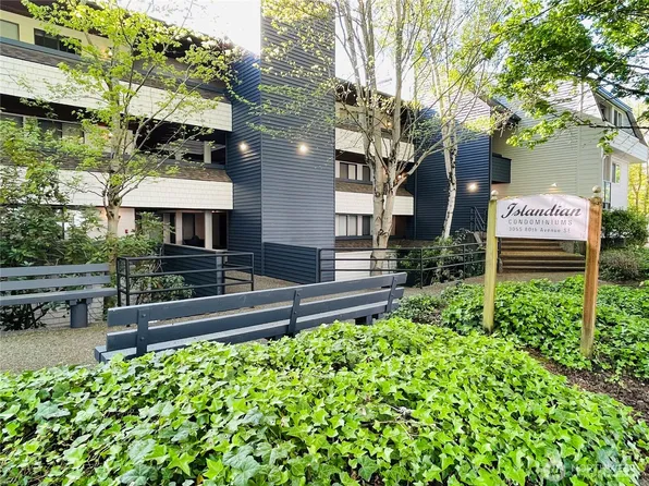 3055 80th Avenue SE #107, Mercer Island, WA 98040