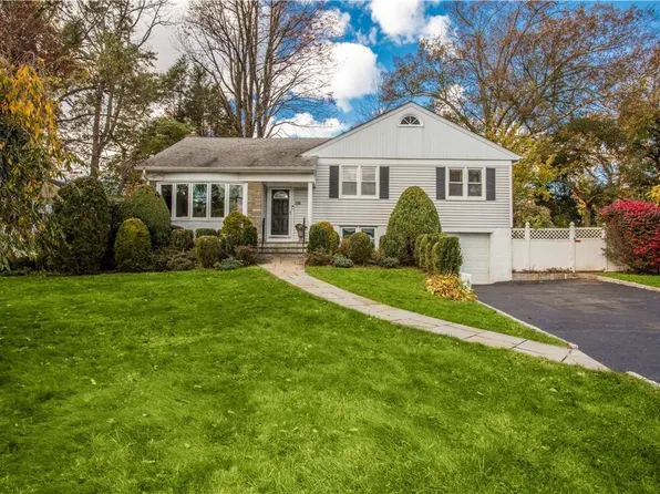 328 Stuart Drive, New Rochelle, NY 10804