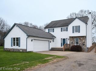246 Nicklas Ct, Oxford, MI 48371