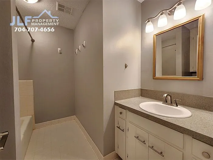 3340 Silver Stream Rd #3340 — Photo 17