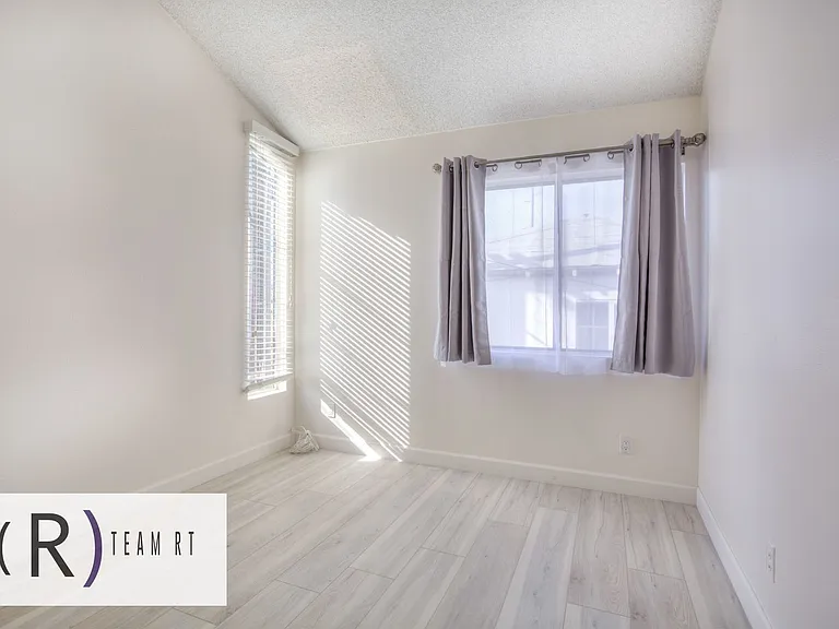 2020 20th St #6 — Photo 30