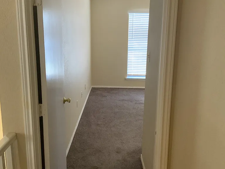 705 Little Fox Ln — Photo 21