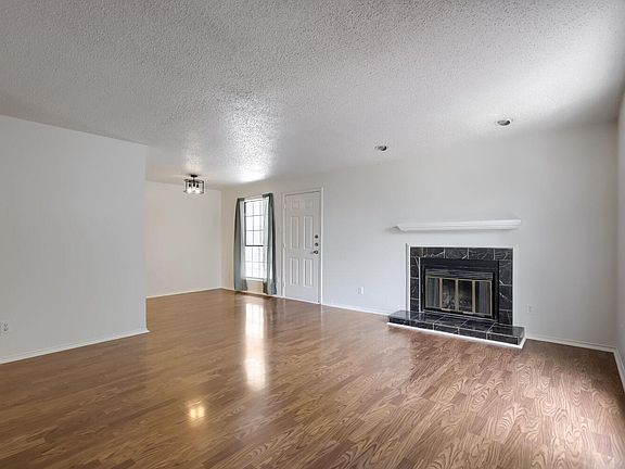 4th image of 2401 Leon St APT 100