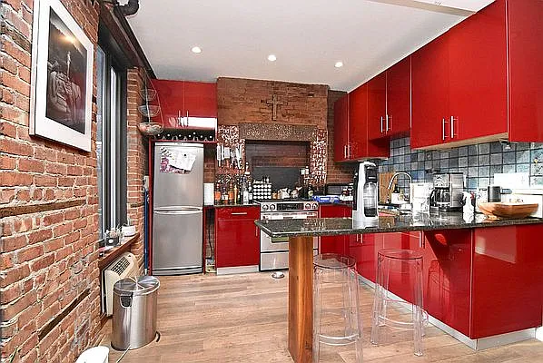 276 E 10th St #1B — Photo 3