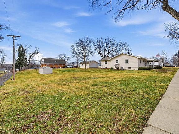 4th image of 128 N Locust St