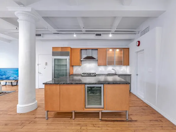 7 East 20th Street image 4 of 13