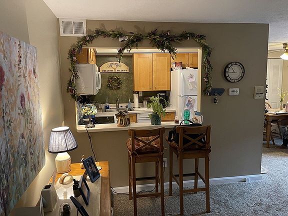 4th image of 507 Hunters Path Rd APT 12-B