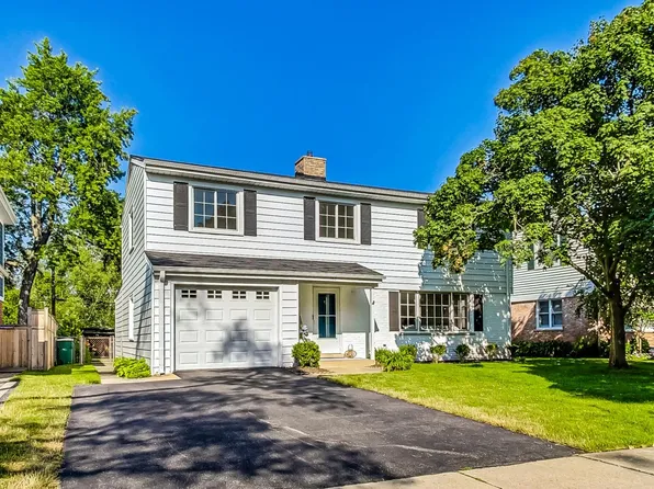 157 Riverside Dr, Northfield, IL 60093