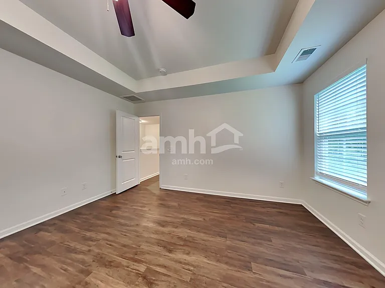 1360 Hermitage Ln — Photo 9