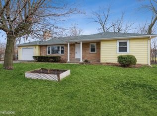 1921 Rancho Ln, Des Plaines, IL 60016