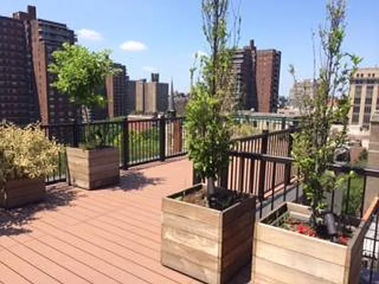 Rented by R New York | media 16