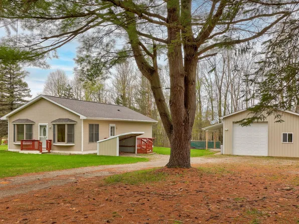 5980 Howell Rd, Otter Lake, MI 48464
