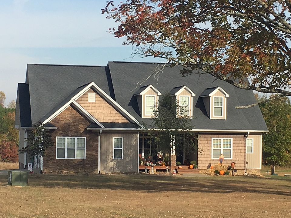 Beautiful 12 acre yard