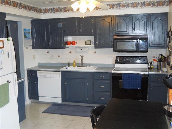 4th image of 5188 Serenade Dr