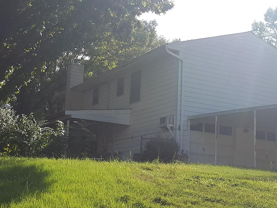 2nd image of 3544 Naylor Dr