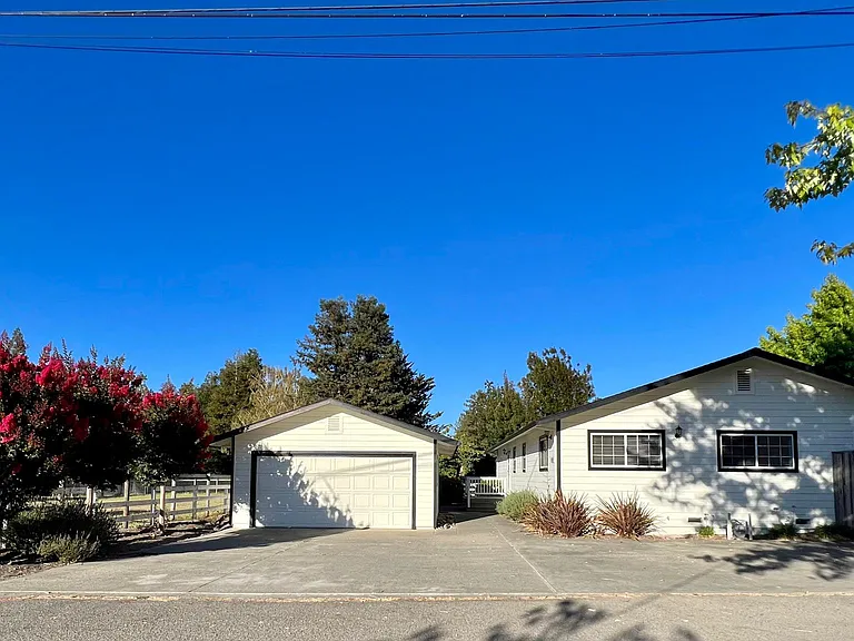 5297 Lone Pine Rd — Photo 21