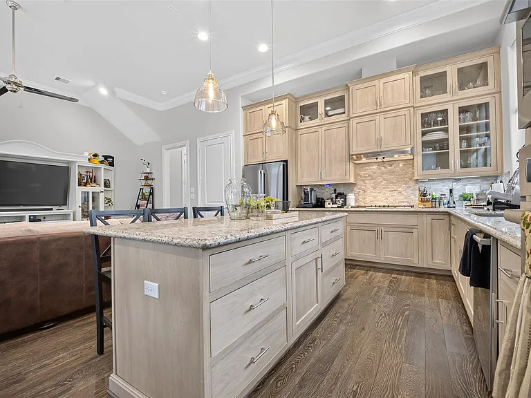 2703 Kinsley Oaks Dr — Photo 10