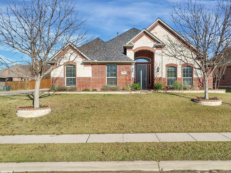 1st image of 11940 Drummond Ln