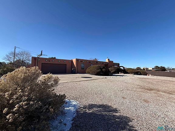 3rd image of 1402 Pinon Ln