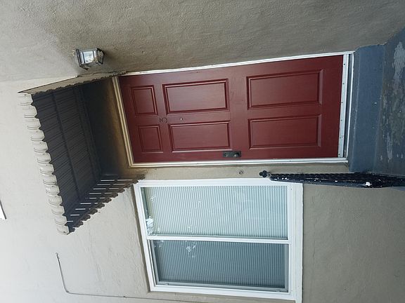 2nd image of 1225 S B St APT 3