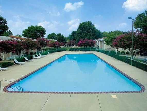 Oak park pool