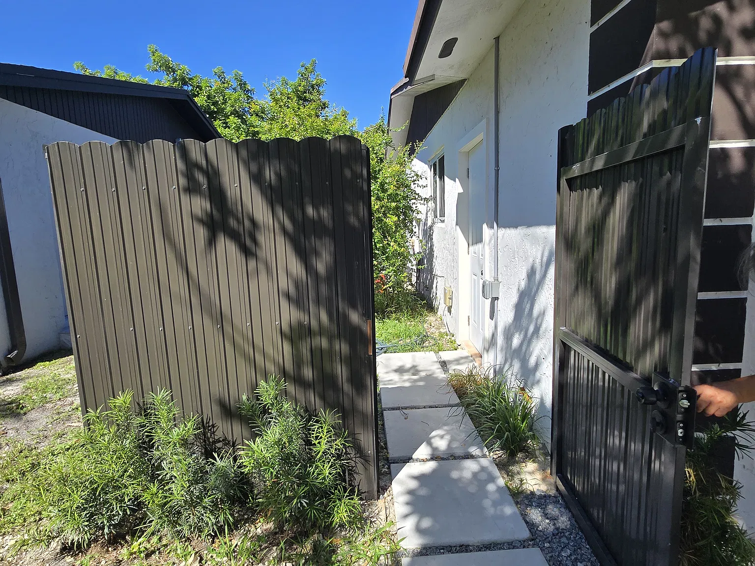 SW 113th Pl, Miami — Photo 2