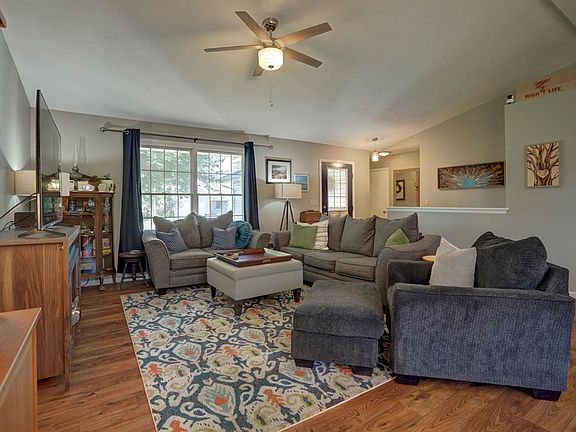 4th image of 3729 Sandhill Dr