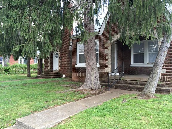 Front porch and front door for unit 1