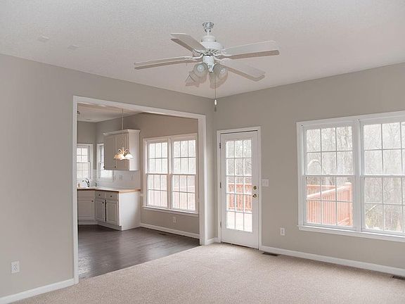 5th image of 1016 Walnut Creek Dr