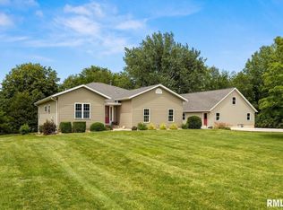 1945 W Cruger Rd, Washington, IL 61571