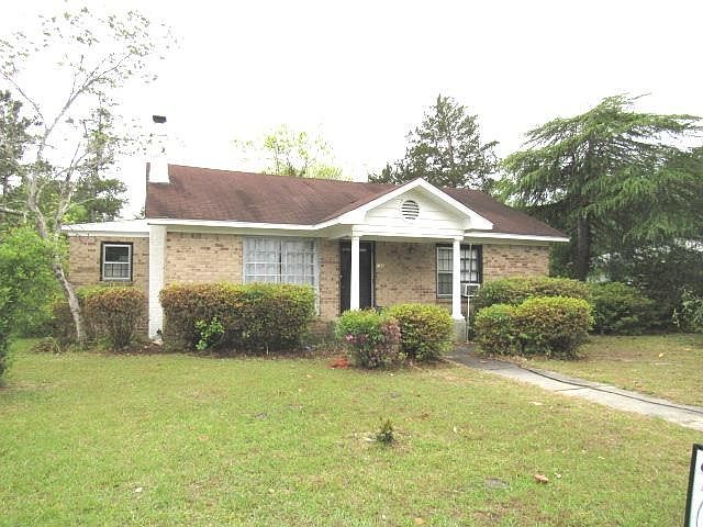 1st image of 135 Carolina Dr
