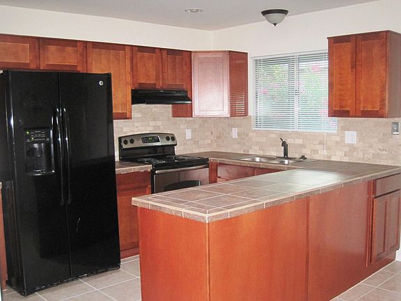 3rd image of 526 W Calle Lago