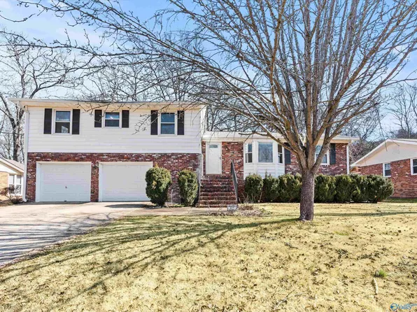327 Pawnee Trl SE, Huntsville, AL 35803