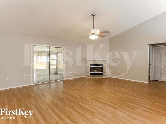 3rd image of 1255 Tahoe Ct