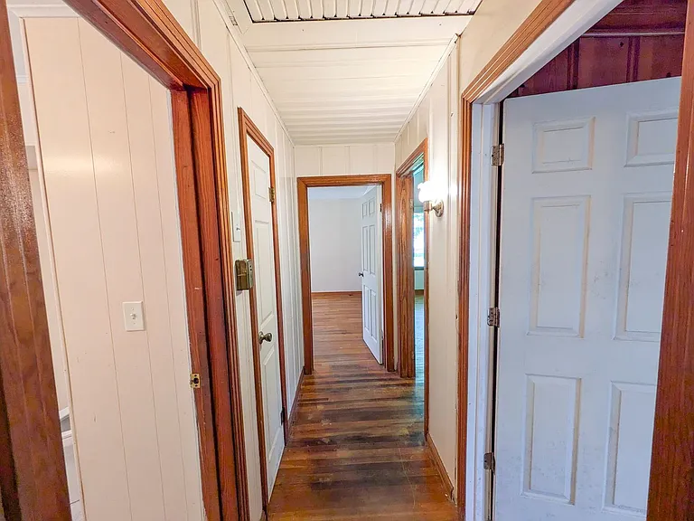 270 N Ann St — Photo 5
