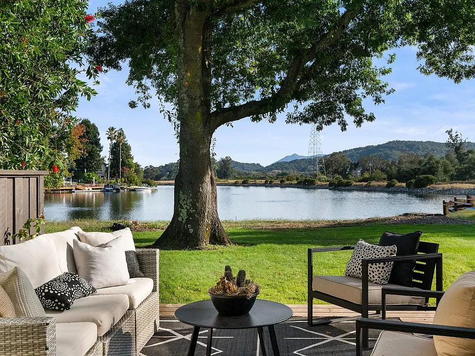 902 Bel Marin Keys Blvd