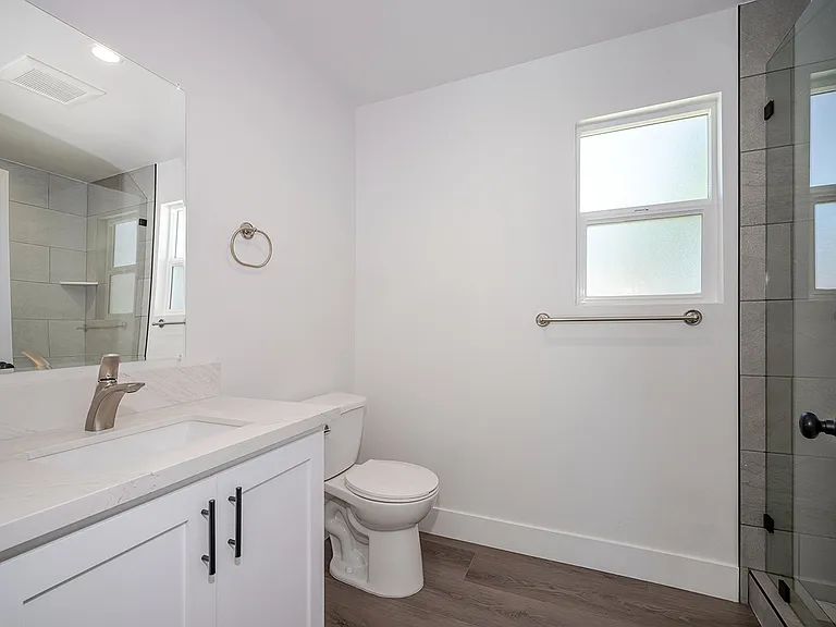 24743 Valley St #1 — Photo 15