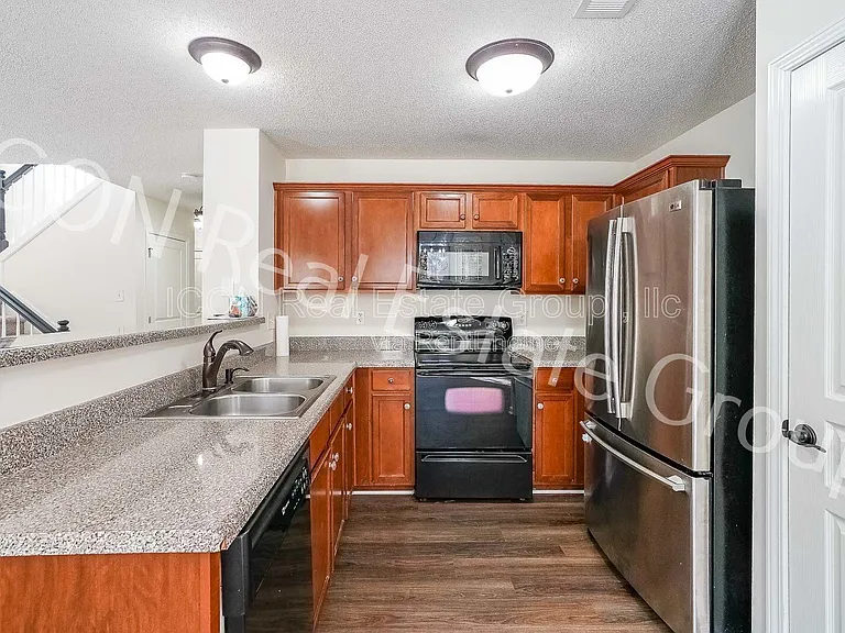 467 Colonial Walk — Photo 10