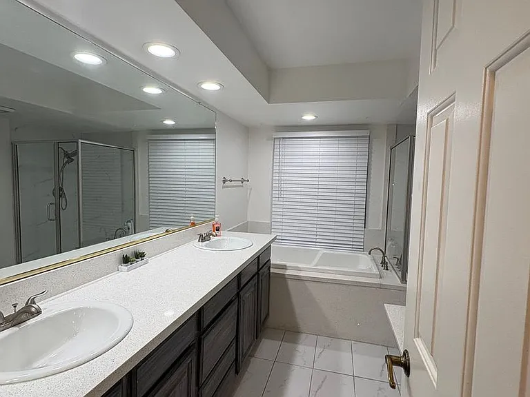 7035 W Morrow Dr — Photo 8